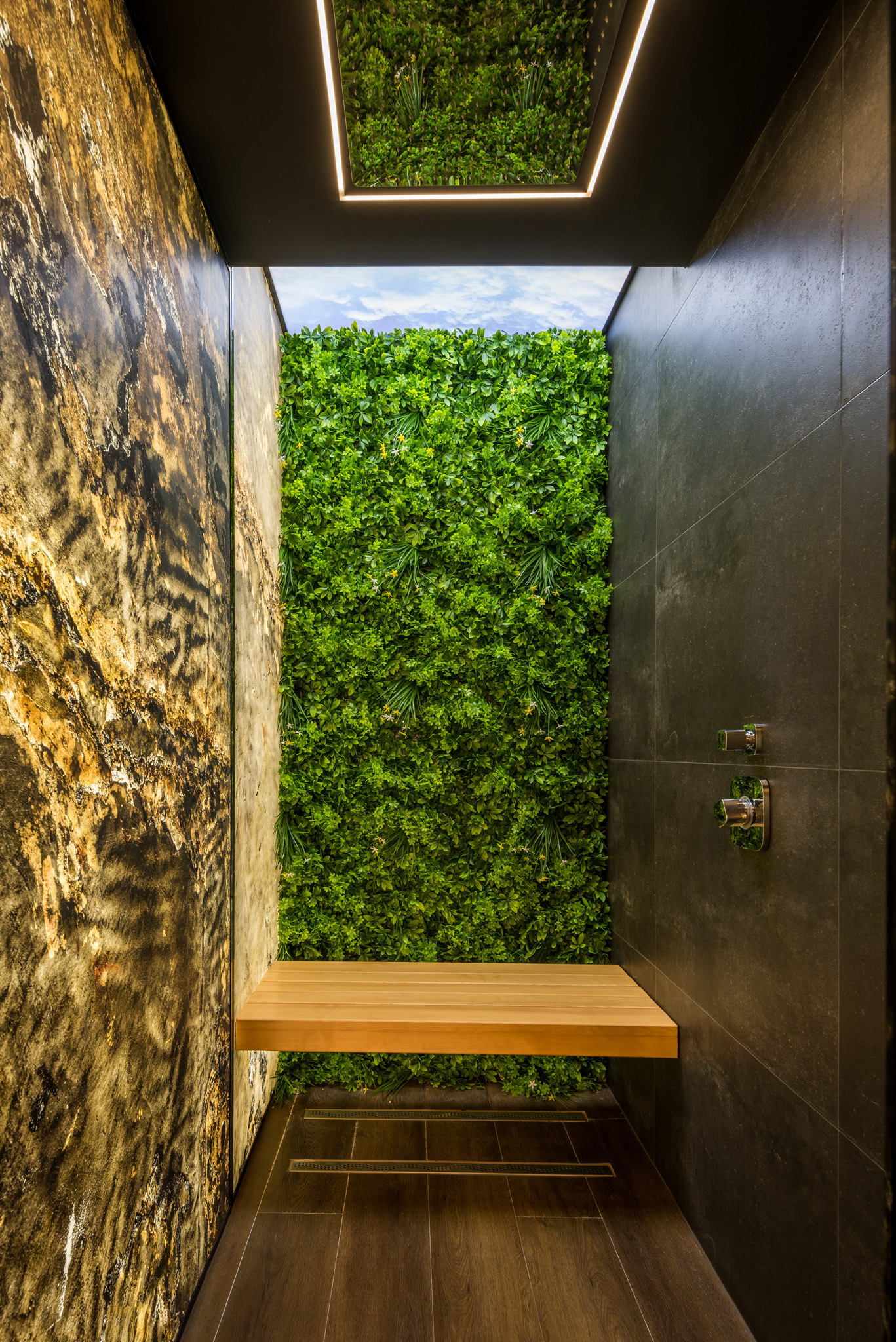 Tropische Erlebnisdusche